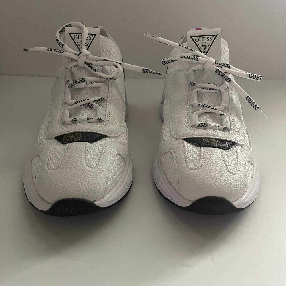 New in box-GUESS Women's White and Brown design Sneakers - Picture 4 of 16